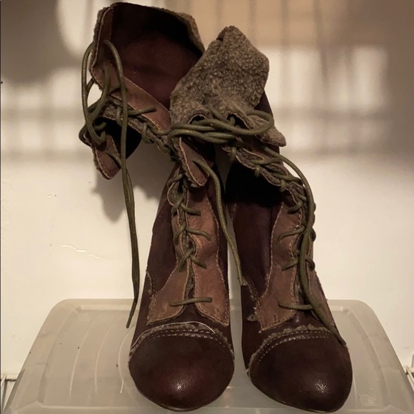 Max Studio Lace Up Boots Brown - Picture 2 of 5